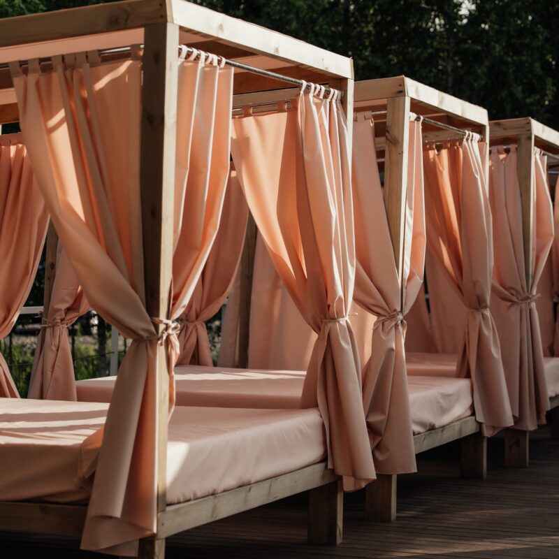 ВИХІДНИЙ Ліжко з балдахіном в DOGODA