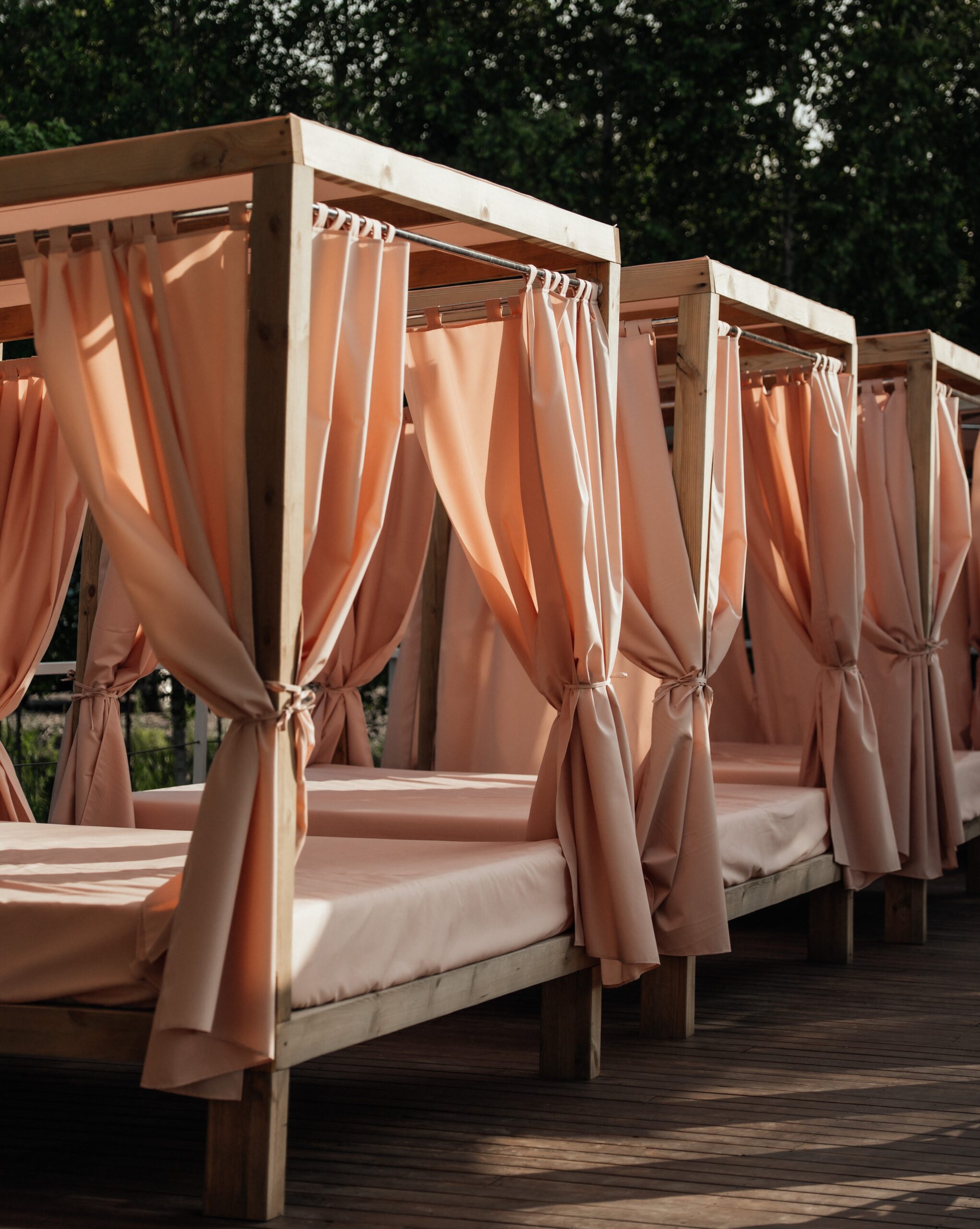 ВИХІДНИЙ Ліжко з балдахіном в DOGODA